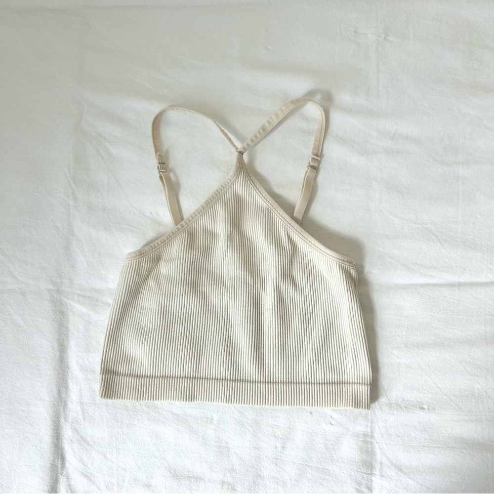 LIKE NEW! CREAM RIBBED CROP TANK!